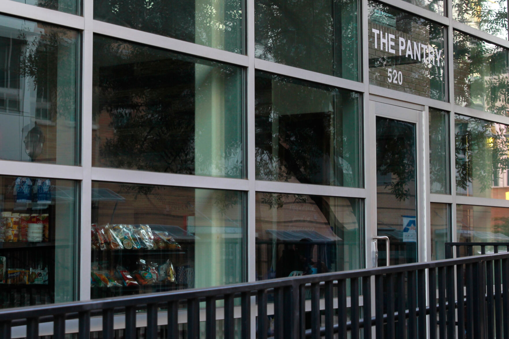 Maverick Pantry prepares Thanksgiving bags, continues accepting donations